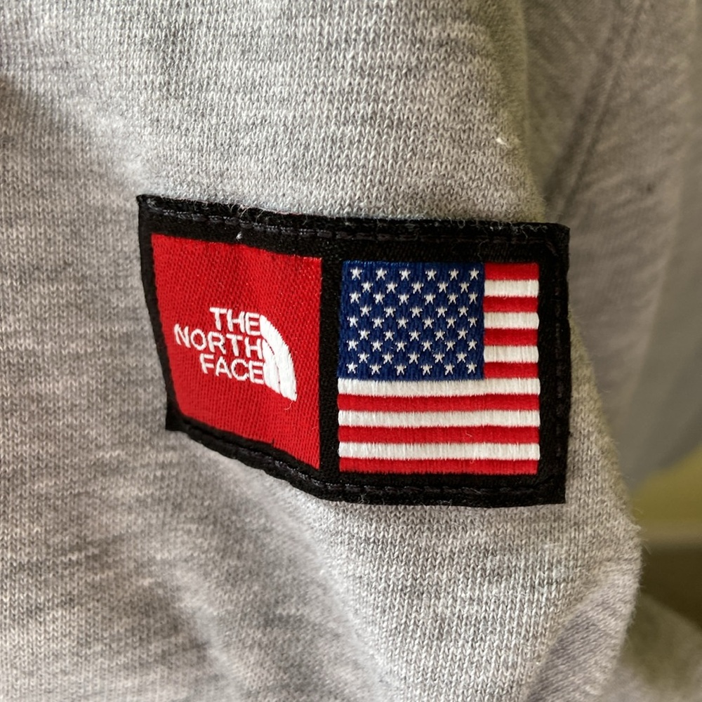 The North Face USA Sweatshirt - Picture 4 of 5